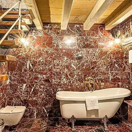 Hotel Cave