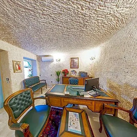 Hotel Cave 5*