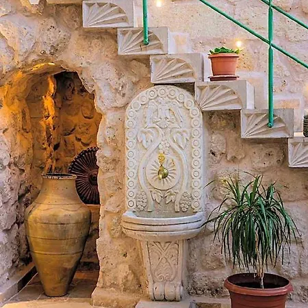 Cave 5* Γκόρεμε