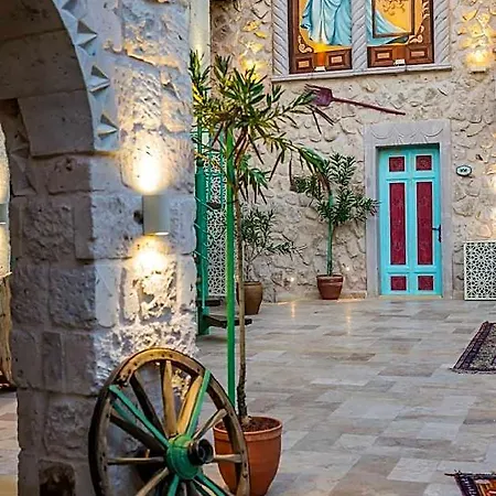 Cave 5* Γκόρεμε