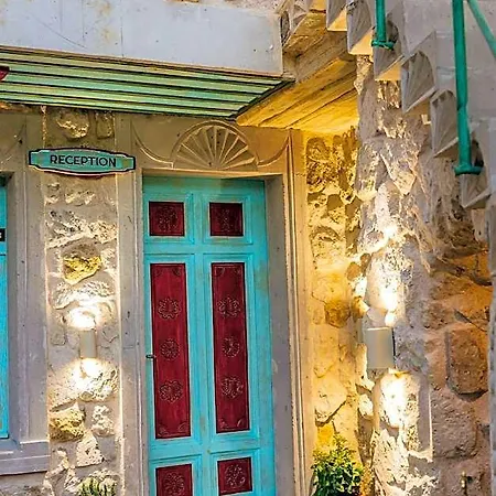 Hotel Cave 5*