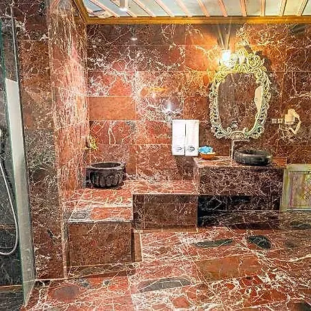 Hotel Cave